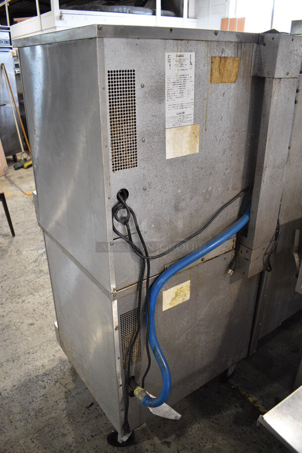 2 Southbend Marathoner Gold Stainless Steel Commercial Natural Gas Powered Half Size Convection Oven w/ View Through Door, Metal Oven Racks and Thermostatic Controls on Commercial Casters. 30x27x64.5. 2 Times Your Bid! - Image 8 of 9