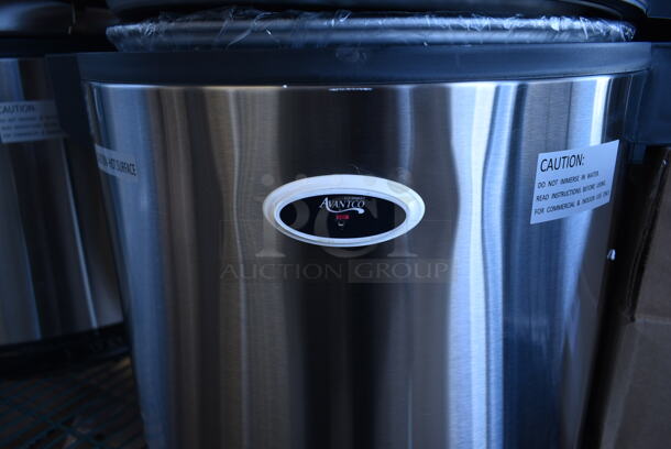 BRAND NEW SCRATCH AND DENT! 2023 Avantco 177RW90 Stainless Steel Commercial Countertop Electric Powered Rice Cooker. 120 Volts, 1 Phase. Tested and Working! - Image 3 of 7