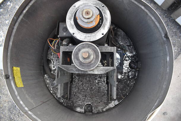 Accurex XRUB-141-7-G Metal Commercial Rooftop Mushroom Exhaust Fan. 208-240 Volts, 1 Phase.No Lid. - Image 5 of 7