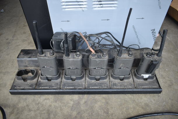 7 Motorola Spirit MV11C Walkie Talkies w/ 3 Motorola BCHTN9295 6 Port Charging Bases. 7 Times Your Bid! - Image 4 of 7