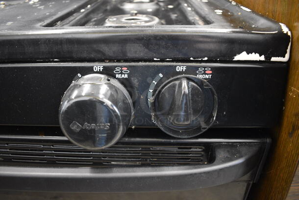 Spectra Metal Commercial Natural Gas Powered 4 Burner Range w/ Oven. 30x26x47 - Image 3 of 9
