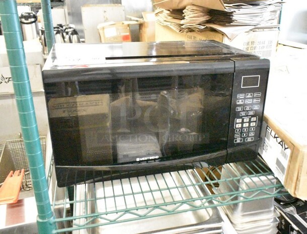 West Bend WBMW92B Countertop Microwave Oven w/ Plate. 120 Volts, 1 Phase.  - Image 2 of 8