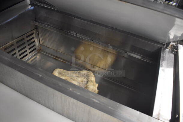 Avantco 178PICL2 Stainless Steel Commercial Pizza Prep Table w/ Oversized Cutting Board on Commercial Casters. 115 Volts, 1 Phase. 71x37x46. Tested and Working! - Image 5 of 9