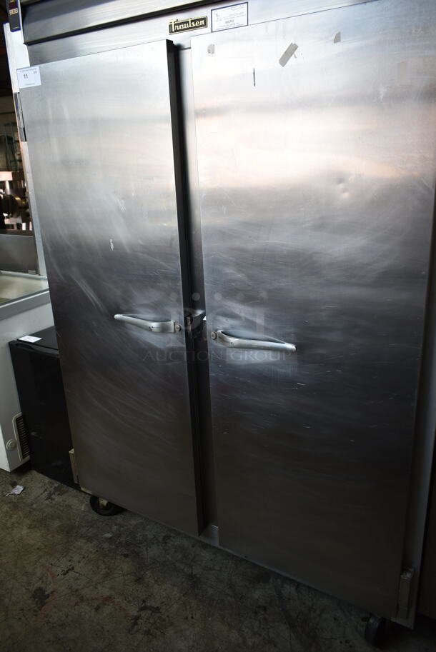 Traulsen G20010 ENERGY STAR Stainless Steel Commercial 2 Door Reach In Cooler w/ Poly Coated Racks on Commercial Casters. 115 Volts, 1 Phase. Tested and Powers On But Does Not Get Cold - Image 3 of 7