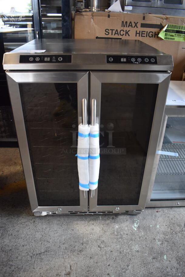 BRAND NEW SCRATCH AND DENT! Avanti WBV19DZ Commercial Stainless Steel Electric Powered Side By Side Dual Zone Wine/Beverage Center.115/V. Tested and Working!