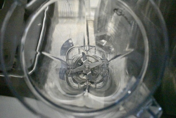 2 BRAND NEW SCRATCH AND DENT! Clear Poly Pitcher Blender. 2 Times Your Bid! - Image 4 of 10
