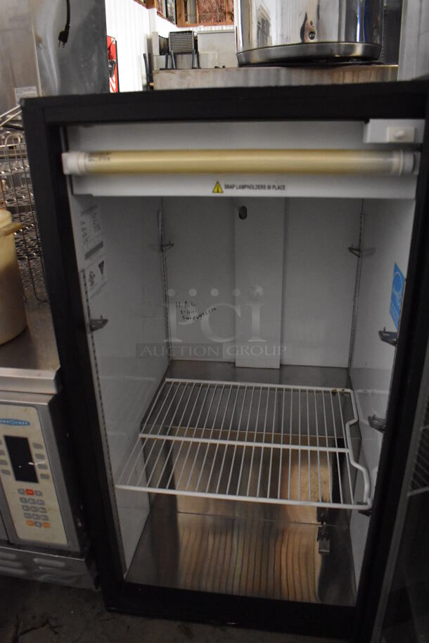 Fogel CC-7-BEV Metal Commercial Mini Cooler Merchandiser. 115 Volts, 1 Phase. Tested and Powers On But Does Not Get Cold - Image 4 of 6