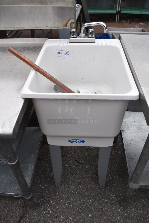 White Poly Single Bay Sink w/ Faucet and Handles. - Image 1 of 2