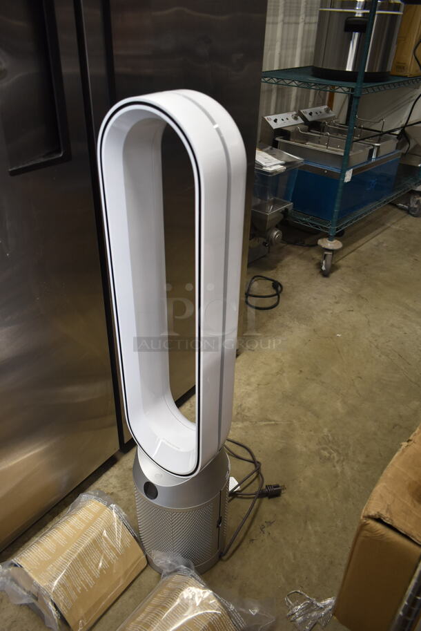 LIKE NEW! Dyson Purifier Cool TP07 369803-01 White / Silver Purifying Fan. 120 Volts, 1 Phase. Unit Has Only Been Used a Few Times! Tested and Working! - Image 7 of 12