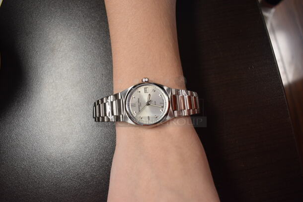BRAND NEW IN BOX! Frederique Constant Lady Highlife Quartz FC-240SD2NH6B Watch w/ Extra Band - Image 4 of 5