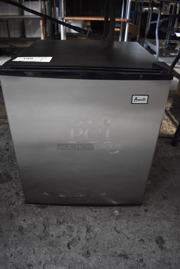 Avanti SHP1712SCD-IS Mini Cooler. 115 Volts, 1 Phase. 17x19x20. Tested and Working! - Image 3 of 7