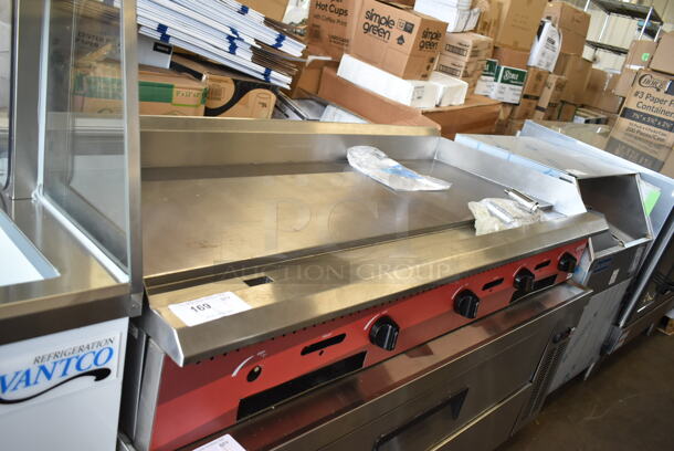 LIKE NEW! Avantco 177CAG60MG Stainless Steel Commercial Countertop Natural Gas Powered Flat Top Griddle. 30,000 BTU.  - Image 2 of 8