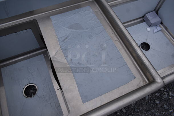 BRAND NEW SCRATCH AND DENT! Advance Tabco FE-3-1824-18RL Three Compartment Stainless Steel Commercial Sink with Two Drainboards - 90" - Image 3 of 8