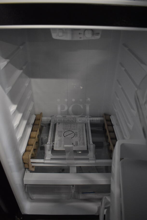 BRAND NEW! GE GTS18GTNFRBB Metal Cooler Freezer Combo Unit. 115 Volts, 1 Phase. 28x29x67. Tested and Working! - Image 7 of 8