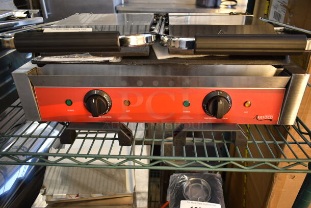 BRAND NEW SCRATCH AND DENT! 2022 Avantco 177P85S Stainless Steel Commercial Countertop Double Panini Press. 120 Volts, 1 Phase. Tested and Working! - Image 2 of 6