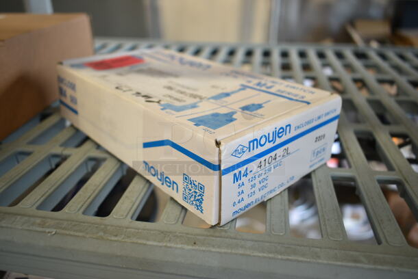 3 BRAND NEW SCRATCH AND DENT! Items Including 771SKJ2B Sunkist 2B Extracting Bulb for Oranges with Metal Insert for Sunkist Commercial Juicers, Moujen M4-4104-2L Enclosed Light Switch, Regency 750PRSVU Waterloo Pet Grooming 2.6 GPM Angled Spray Valve with 1/4" NPT Male Connection. 3 Times Your Bid!  - Image 5 of 10