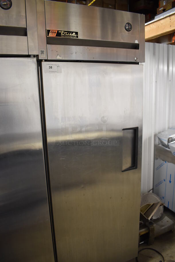2011 True TG1R-1S Stainless Steel Commercial Single Door Reach In Cooler w/ Poly Coated Racks on Commercial Casters. 115 Volts, 1 Phase. 29x35x83. Tested and Working! - Image 6 of 6
