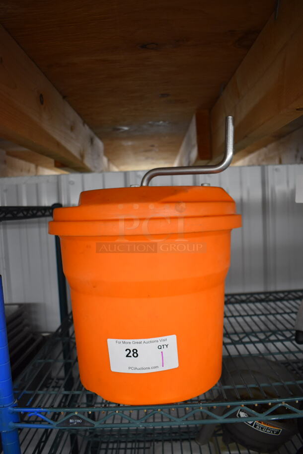 Dynamic Orange Poly Lettuce Spinner Salad Spinner. 13x13x17 - Image 1 of 6