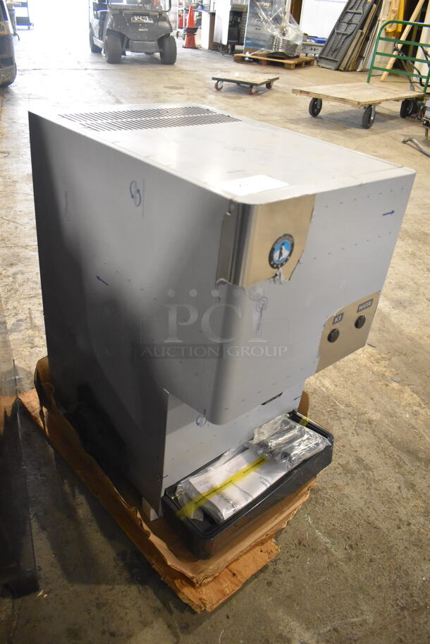 BRAND NEW SCRATCH AND DENT! Hoshizaki DCM-270BAH Countertop Style Electric Powered Ice Maker. 115-120V. Tested and Working!  - Image 2 of 4