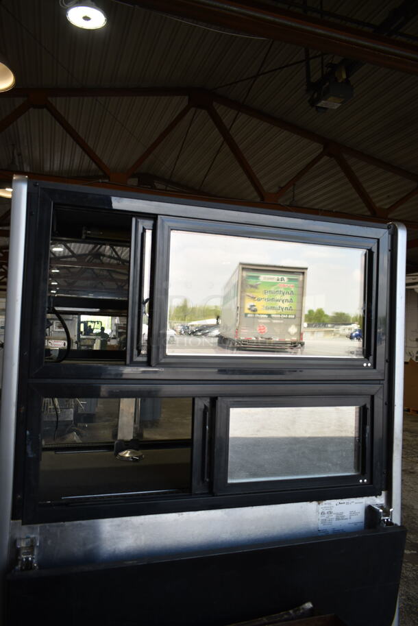 Structural Concepts Oasis C3Z3667 Black 36 1/2" Horizontal Air Curtain Display Case with Dry Top Display. 120 Volts, 1 Phase. Tested and Working! - Image 8 of 9