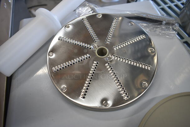 5 BRAND NEW SCRATCH AND DENT! Items for Food Processor Including H4 Grater Blade, H7 Grater Blade, H3 Grater Blade, S Blade, White Poly Pusher. 5 Times Your Bid!  - Image 8 of 10
