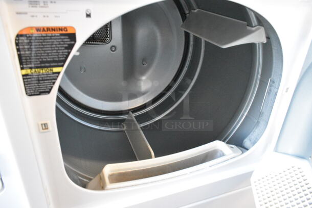 BRAND NEW SCRATCH AND DENT! Alliance LTEE5ASP155TW01 Metal Commercial Front Load Dryer. 120-208/240 Volts, 1 Phase.  - Image 2 of 5