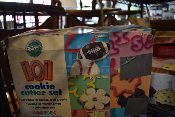 ALL ONE MONEY! Lot of Jumbo Cupcake Baking Pan and Cookie Cutter Set - Image 4 of 4