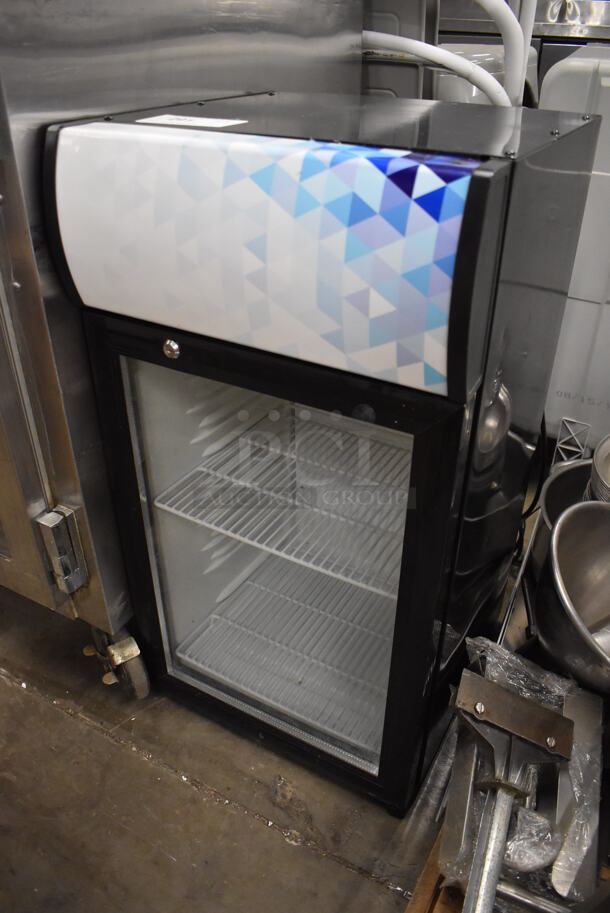 360SC52 Metal Commercial Mini Cooler Merchandiser. 110-120 Volts, 1 Phase. 16.5x17x31.5. Tested and Working! - Image 2 of 5