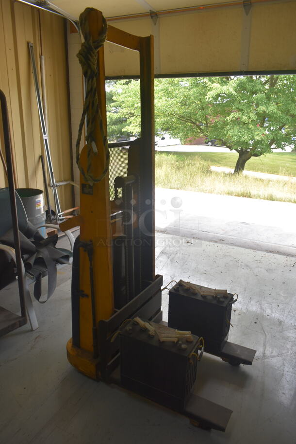 Big Joe 9967 Metal Commercial Electric Powered 1,000 Pound Capacity Hydraulic Forklift. Comes w/ 2 Batteries. BUYER MUST REMOVE - Image 3 of 8