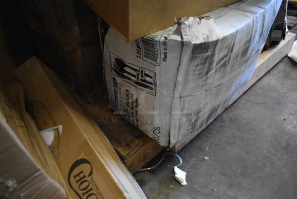 PALLET LOT of 26 BRAND NEW! Boxes Including Regency 460SS2142 Spec Line 21" x 42" NSF Stainless Steel Solid Shelf, 129MCR24B Choice 24 oz. Black Round Microwavable Heavy Weight Container with Lid 7 1/4" - 150/Case, 2 Box Libbey 7505 Vina 18.25 oz. Customizable Balloon Wine / Cocktail Glass - 12/Case, 2 Box Choice Medium Weight White Plastic Soup Spoon - 1000/Case, 130BKFSH Visions Wrapped Black Heavy Weight Plastic Cutlery Pack, 84891005127 Globe Industrial Matte Black Hardwire Pendant Light. 26 Times Your Bid! - Image 5 of 10