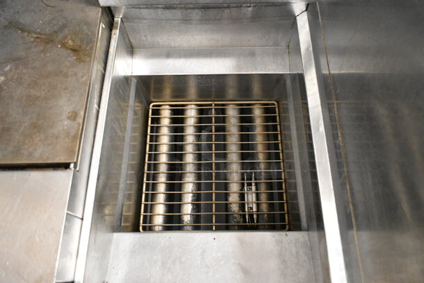 2015 Pitco Frialator SG14 Stainless Steel Commercial Floor Style Natural Gas Powered Deep Fat Fryer on Commercial Casters.  - Image 5 of 7
