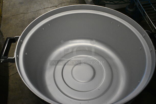 BRAND NEW SCRATCH AND DENT! Avantco 177GRC110NAT Natural Gas 110 Cup (55 Cup Raw) Gas Rice Cooker. 14,000 BTU - Image 5 of 9