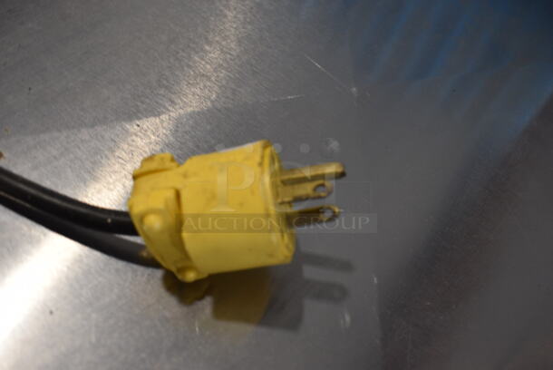 Silver King Model SK2SB Stainless Steel Commercial Countertop Lettuce Crisper. 115 Volts, 1 Phase. 25x22x42. Tested and Working! - Image 8 of 8