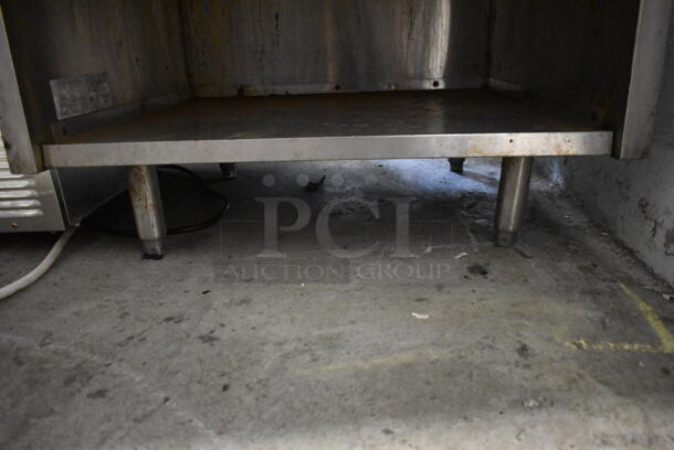 MagiKitch'n Stainless Steel Commercial Floor Style Natural Gas Powered Charbroiler Grill w/ Under Shelf. - Image 5 of 7