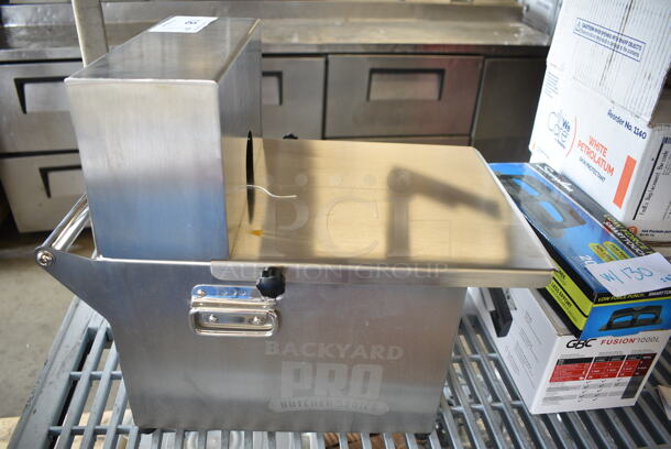 BRAND NEW SCRATCH AND DENT! Backyard Pro Butcher Series BMSTM 18 1/2" x 11 3/8" x 13 3/8" Manual Sausage Tying Machine - Image 2 of 8