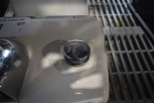 World Dryer A54 Metal Wall Mount Hand Dryer. 230 Volts. - Image 3 of 7