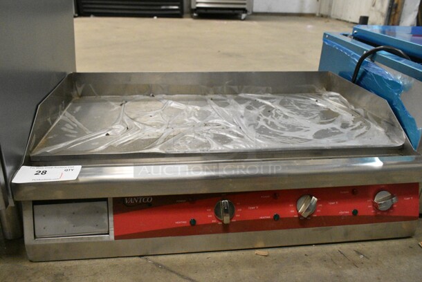 BRAND NEW SCRATCH AND DENT! Avantco 177EG30N Stainless Steel 30" Electric Countertop Griddle. 208/240 Volts, 1 Phase.  - Image 2 of 5
