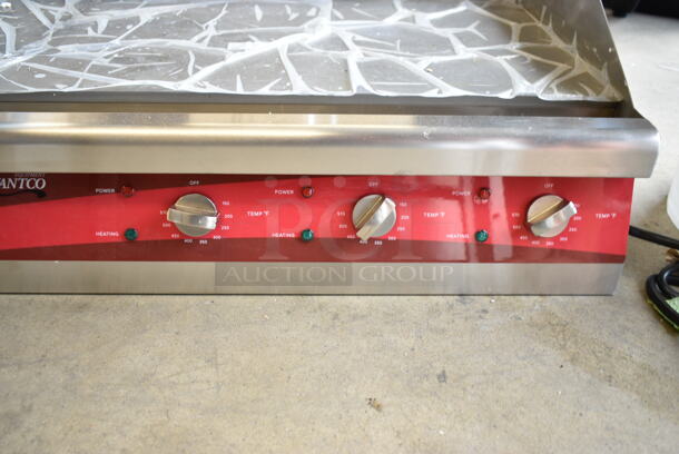 BRAND NEW SCRATCH AND DENT! Avantco 177EG30N Stainless Steel 30" Electric Countertop Griddle. 208/240 Volts, 1 Phase.  - Image 4 of 6