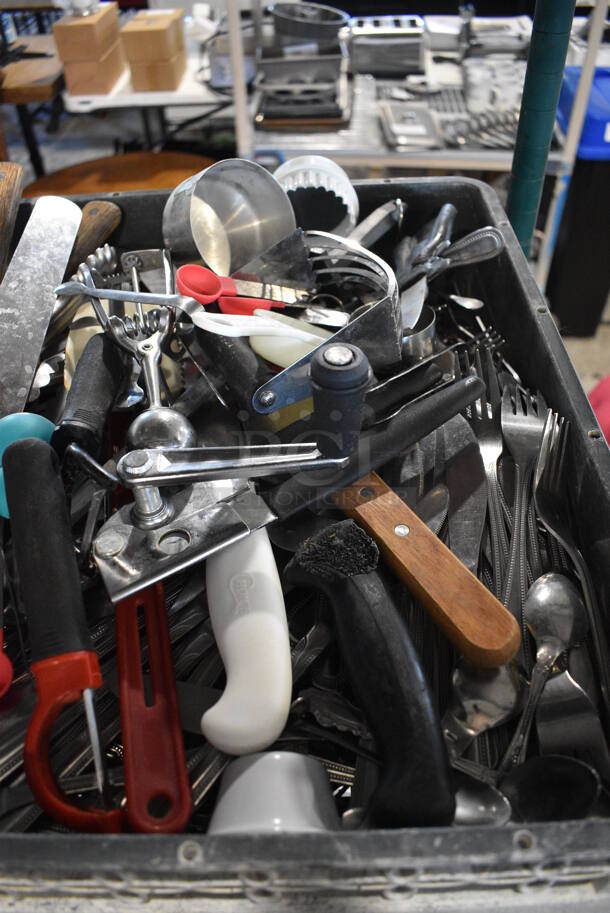 ALL ONE MONEY! Lot of Various Metal Utensils Including Knives and Spatulas! - Image 3 of 5