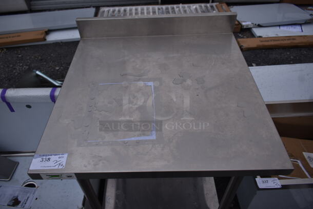 BRAND NEW SCRATCH AND DENT! Regency 600TSB3030S 30" x 30" 16-Gauge Stainless Steel Commercial Work Table with 4" Backsplash and Undershelf - Image 3 of 5