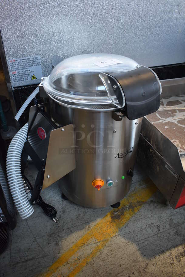 BRAND NEW! Avantco 177PPC22 Stainless Steel Commercial Countertop 22 Pound Capacity Potato Peeler. 120 Volts, 1 Phase. 24x22x27. Tested and Working! - Image 2 of 6