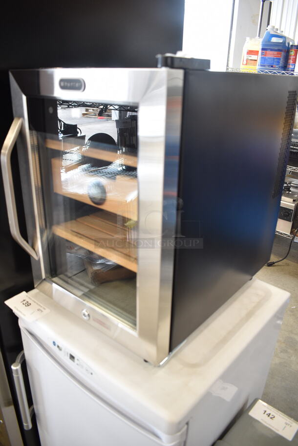 BRAND NEW SCRATCH AND DENT! Whynter CHC-123DS 1.2 cu. ft. Stainless Steel Digital Control and Display Cigar Humidor with Spanish Cedar Shelves. 115 Volt, 1 Phase. Tested and Working! - Image 3 of 7