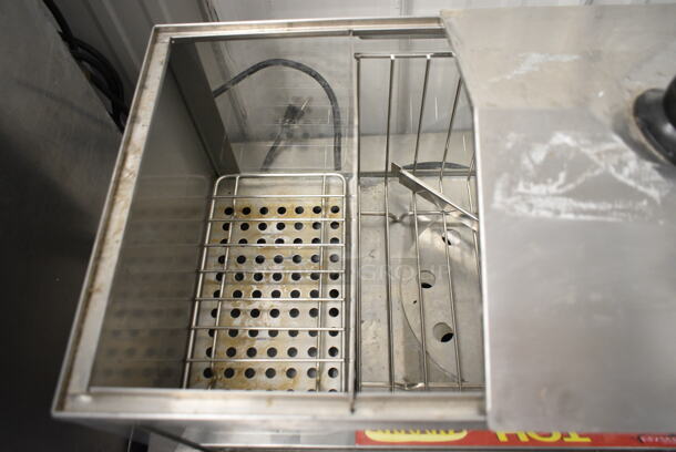 Avantco 177HDS100 Stainless Steel Commercial Countertop 100 Dog Hot Dog Steamer. 120 Volts, 1 Phase. Tested and Working! - Image 5 of 6