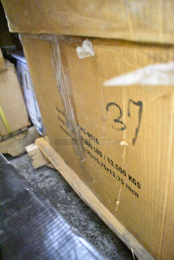 PALLET LOT of 14 BRAND NEW! Boxes Including Winco ALSB40 Aluminum Steamer Baskets, 2 Box F-KS-6016 Utensils Set, 3 Box Winco Roaster Pan. 14 Times Your Bid! - Image 5 of 12