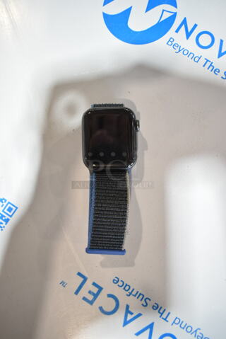 NEW Apple iWatch 40mm. Unit Does Not Power On and Will Not Charge. 