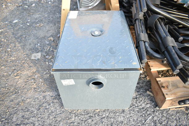 BRAND NEW SCRATCH AND DENT! Watts WD-15-THD 30 lb. Grease Trap with Threaded Connections  - Image 2 of 5