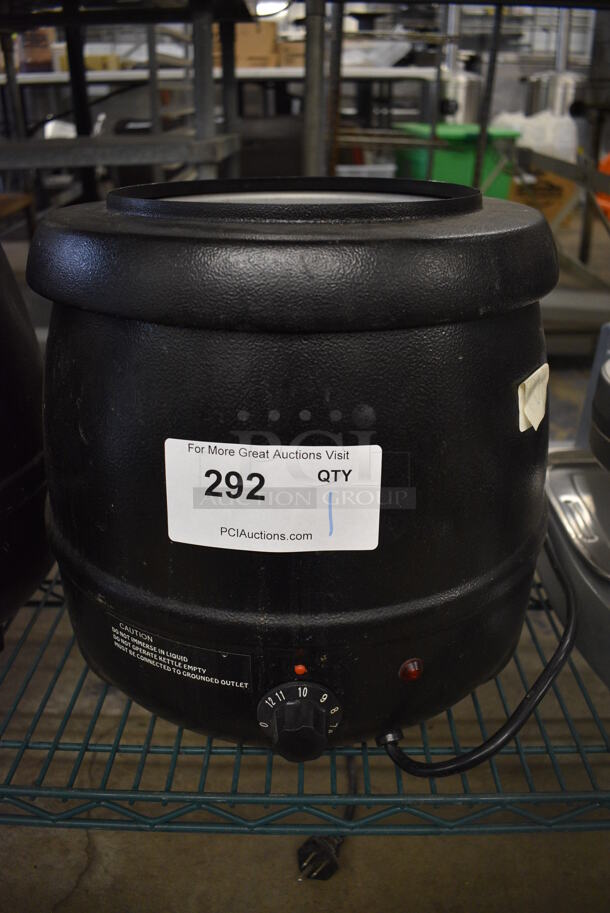 Avantco Model AT51588 Metal Commercial Countertop Soup Kettle Food Warmer. 120 Volts, 1 Phase. 13x13x13. Tested and Working!
