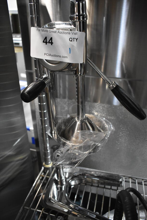 BRAND NEW SCRATCH AND DENT! Choice Prep MCJ-1 Stainless Steel Manual Light Duty Citrus Juicer - Image 2 of 6