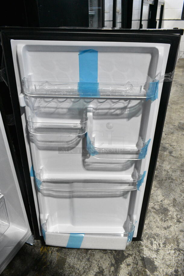 Frigidaire EFR780-6COM Cooler w/ Freezer. 115 Volts, 1 Phase. Cannot Test Due To Cut Power Cord - Image 5 of 7