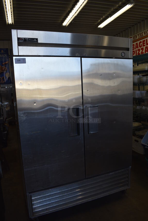 True Model T-49 Stainless Steel Commercial 2 Door Reach In Cooler on Commercial Casters. 115 Volts, 1 Phase. 54x30x83. Tested and Powers On But Temps at 48 Degrees - Image 4 of 7